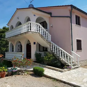 Ruzmarin Apartman Šilo